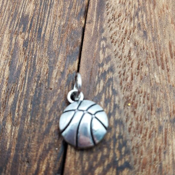 Basketball charm pendant - Picture 1 of 2